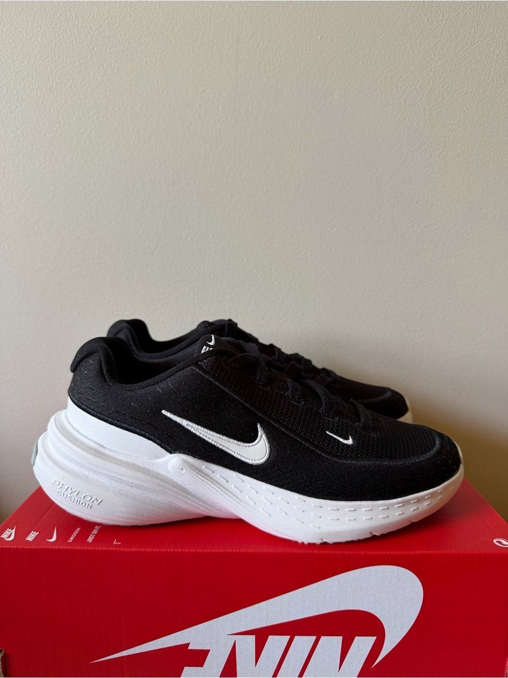 Nike Uplift SC Black White IB2766-003 Women’s Size 6